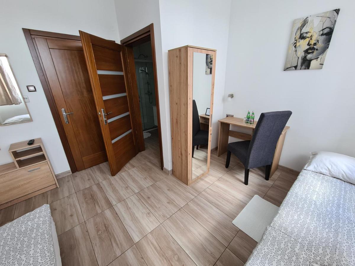 Naglowice Motel I Restauracja "Pod Baszta" المظهر الخارجي الصورة