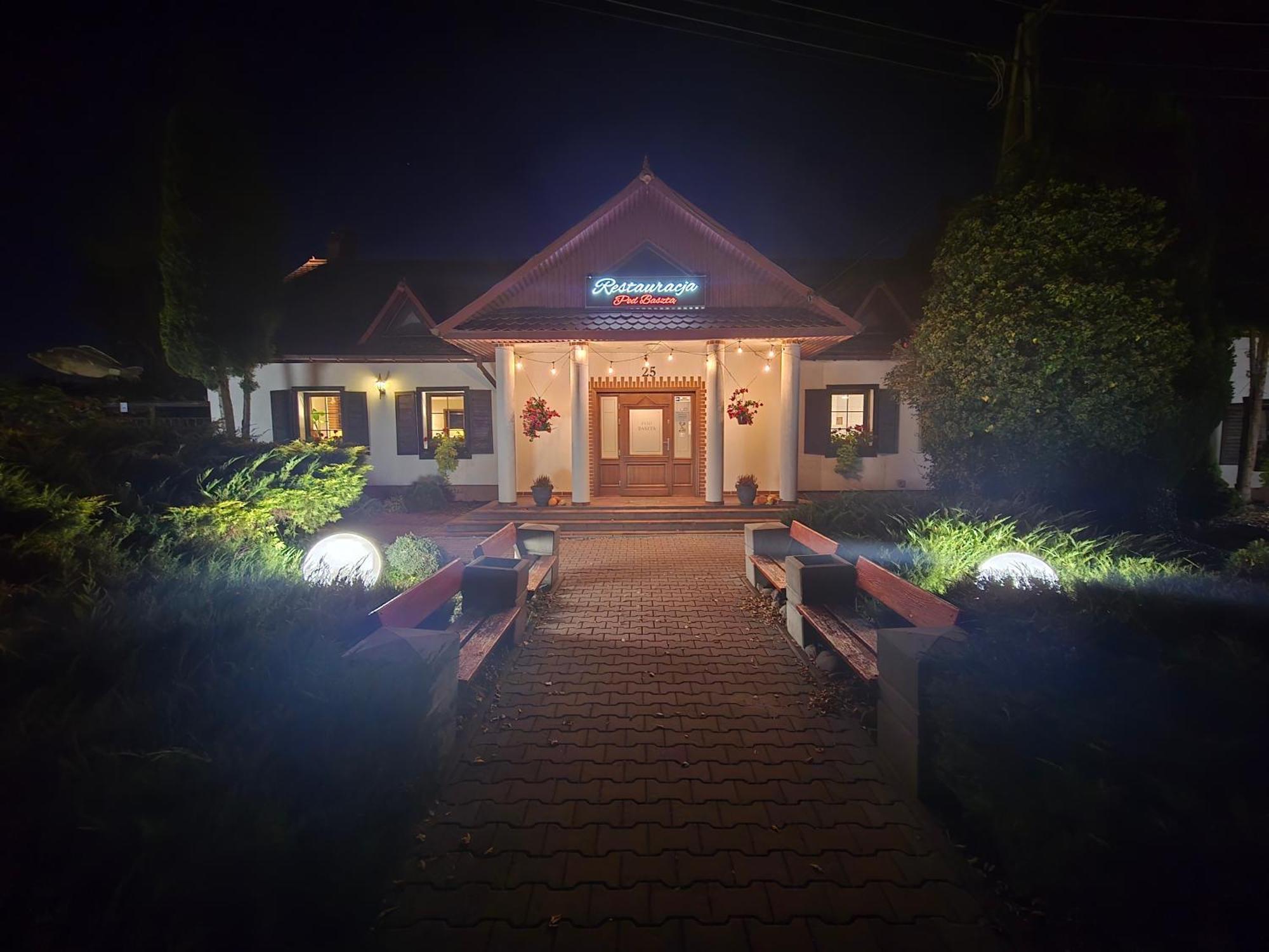 Naglowice Motel I Restauracja "Pod Baszta" المظهر الخارجي الصورة