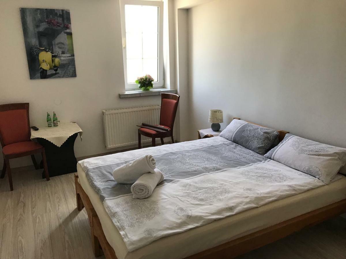 Naglowice Motel I Restauracja "Pod Baszta" المظهر الخارجي الصورة